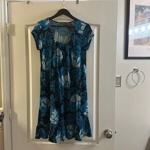 Two shades of blue, Black.  Ruffled bottom.